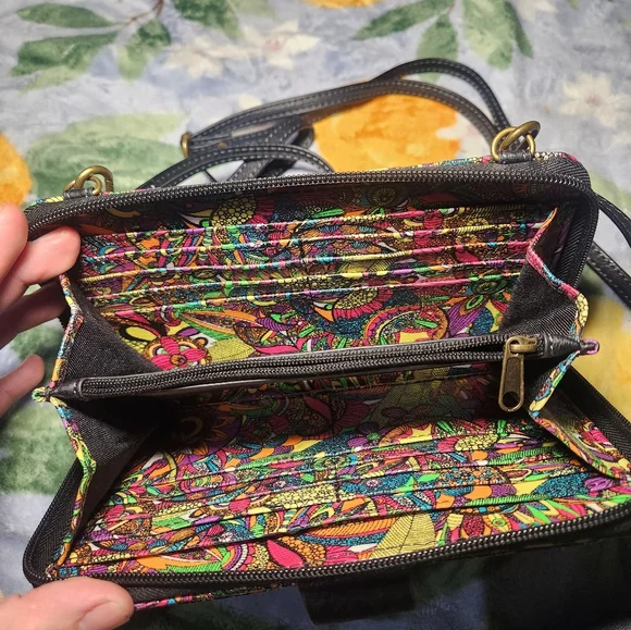Vibrant Floral Clutch with Black Accents Sakroots - Picture 9 of 12